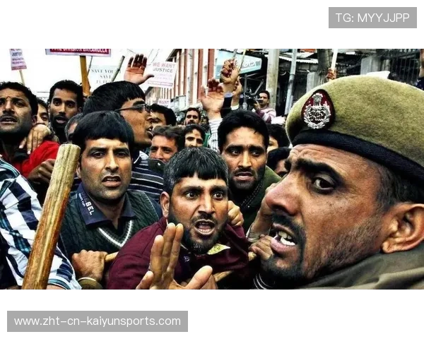 印度击败宿敌,晋级决赛,印度全程打斗 印度击败宿敌,晋级决赛,印度全程打斗
