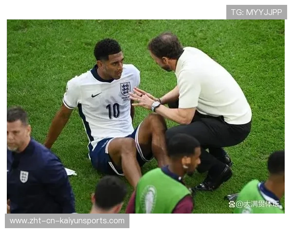 索默单掌将对方禁区内的抽射托出底线：那一掌改变了比赛